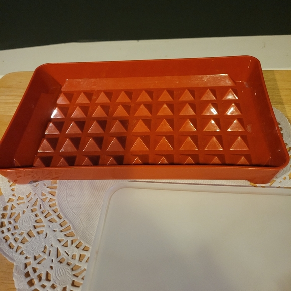 Set of 2 Vintage Tupperware Marinade/Storage Trays Paprika Red w/ Lids - Picture 10 of 11
